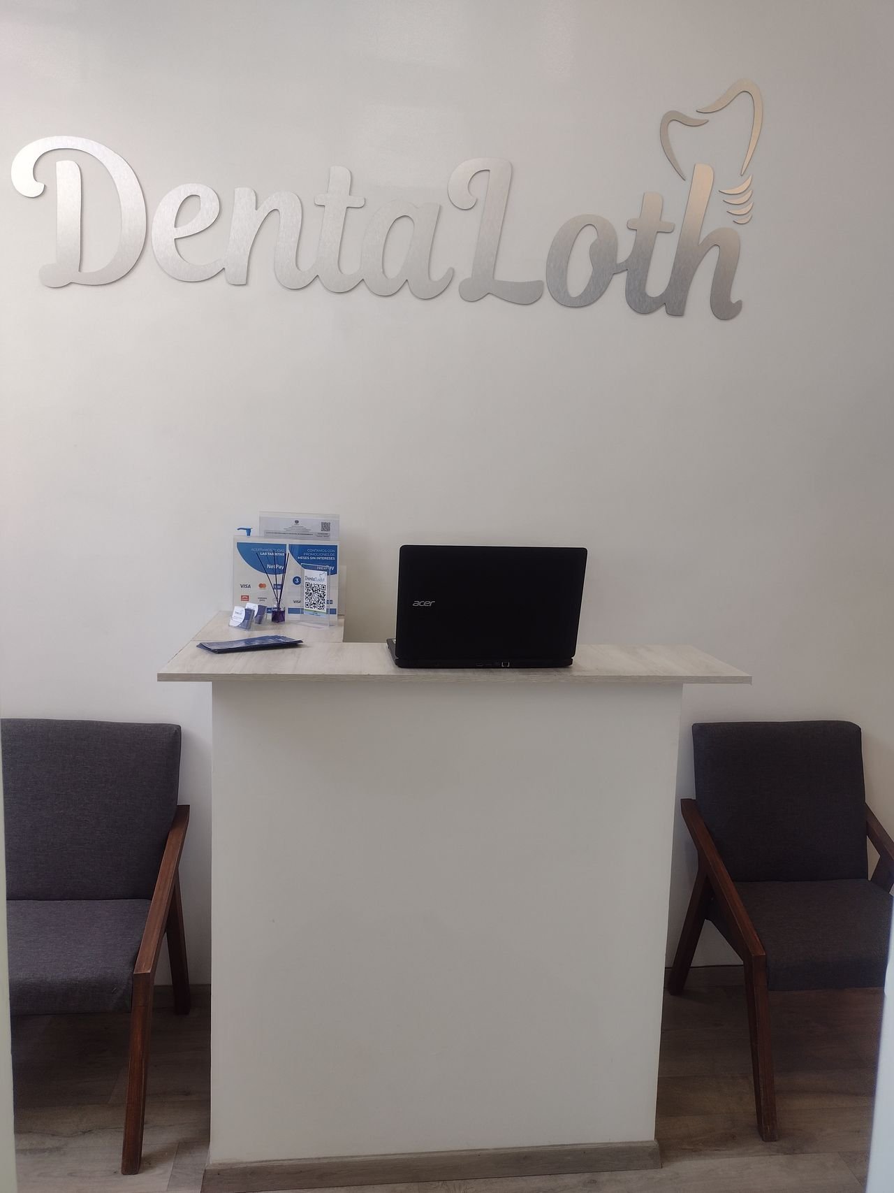 Sala de espera DentaLoth Querétaro